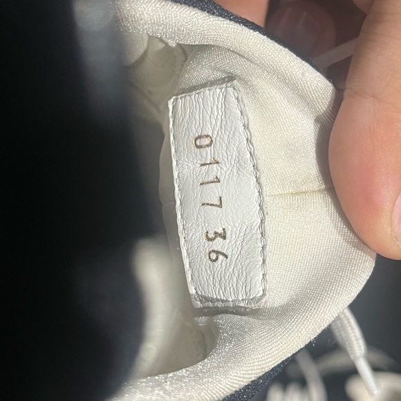 Lv women’s runners - Picture 10 of 12